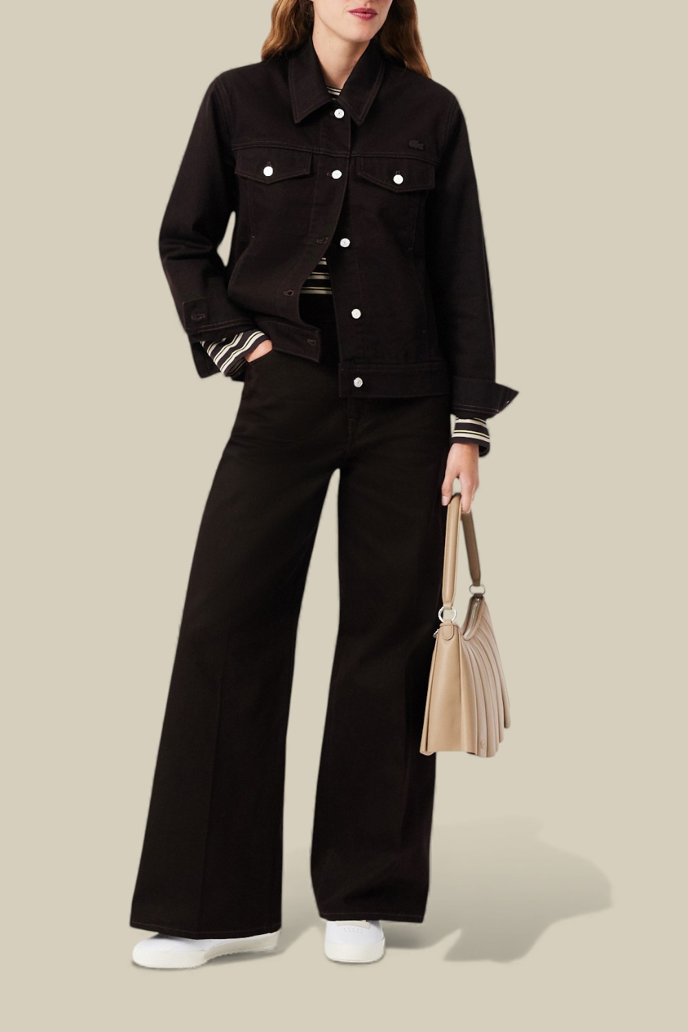 תמונת כל הלוק של ז'קט ג'ינס